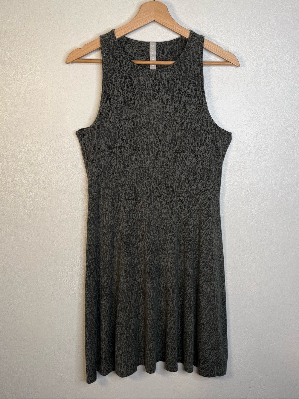 Athleta Santorini Thera Dress in Mojave Laurel Olive Women's Size Medium Travel